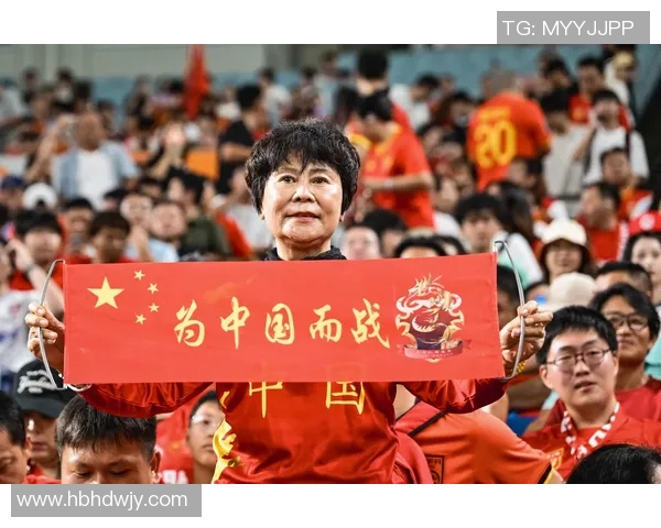 仰望中国足球明星的风采与荣耀展现他们的拼搏精神与梦想追求 仰望中国足球明星的风采与荣耀展现他们的拼搏精神与梦想追求